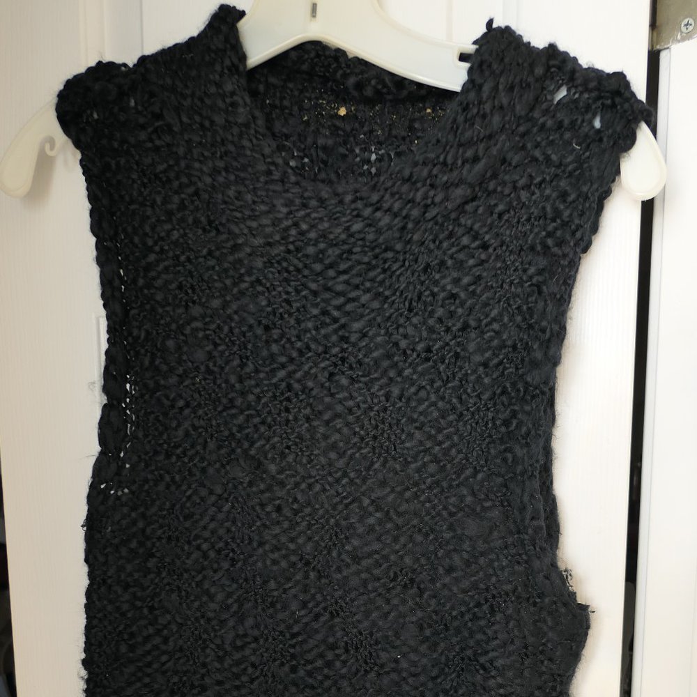 Black Sleeveless Crotchet Top